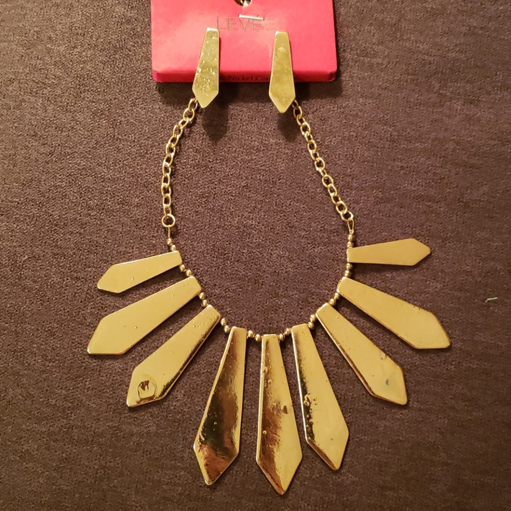 Earrings and necklace set